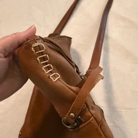 Lucky Brand Crossbody Caramel Tan Leather Foldover Shoulder Bag Messenger Purse - Picture 7 of 13
